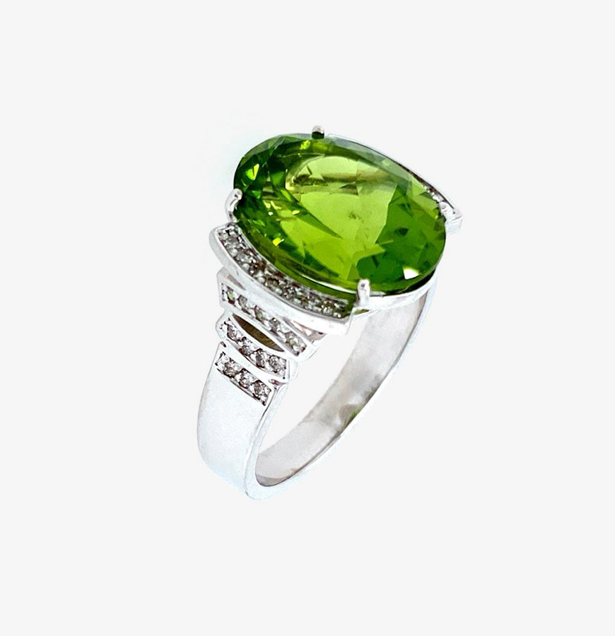 Peridot summit ring