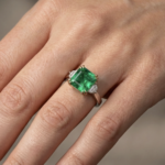Emerald Tria Ring – thumbnail 3